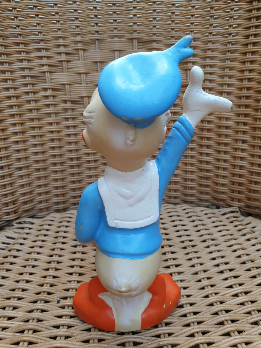 Vintage Donald Duck avec chapeau et poncho. figurine en plastique Disney - Canada Vintage Donald Duck avec chapeau et poncho. figurine en plastique Disney - Canada