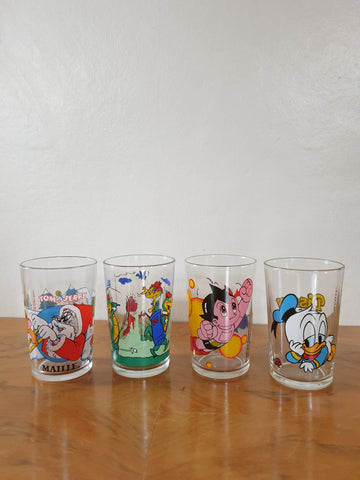 Lot de 4 verres dessins animés années 80 Disney, Hanna Barbera, etc...