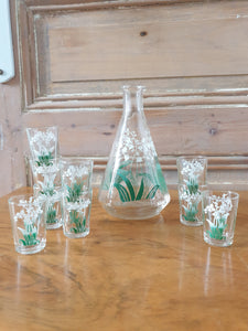 Carafe et ses 9 verres à liqueur motif « Muguet » années 50