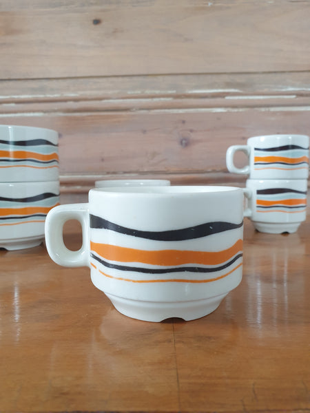 6 tasses à café bistrot motifs seventies