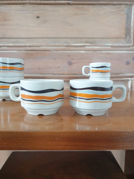 6 tasses à café bistrot motifs seventies