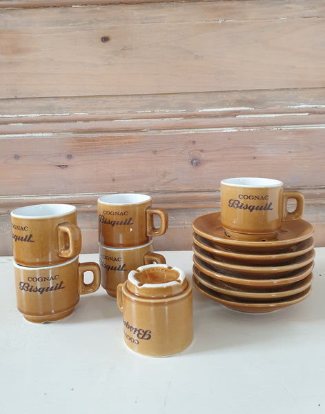 Tasses et soucoupes publicitaires COGNAC BISQUIT