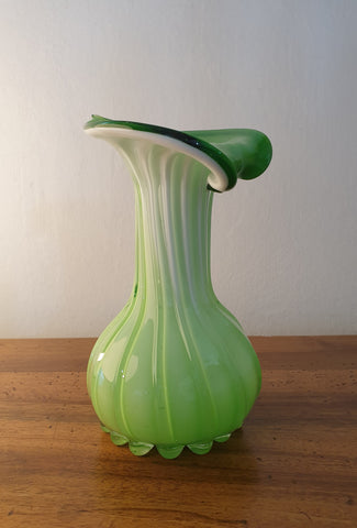 Vase en verre en forme d'arum