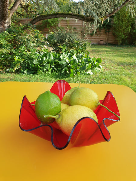 Coupe mouchoir rouge en plexiglass années 70/80