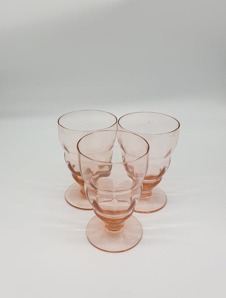 Carafe années 30 en verre rose et ses 4 verres