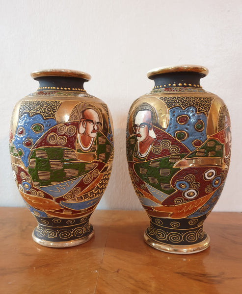 Paire de vases japonais en faïence Satsuma début 20ème siècle