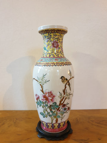 Très beau vase chinois en porcelaine motif peint à la main