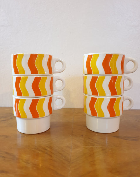 6 tasses à café années 70/80 aux couleurs peps