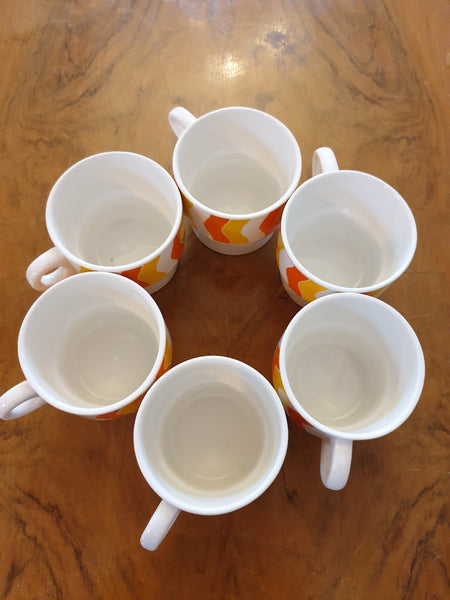 6 tasses à café années 70/80 aux couleurs peps