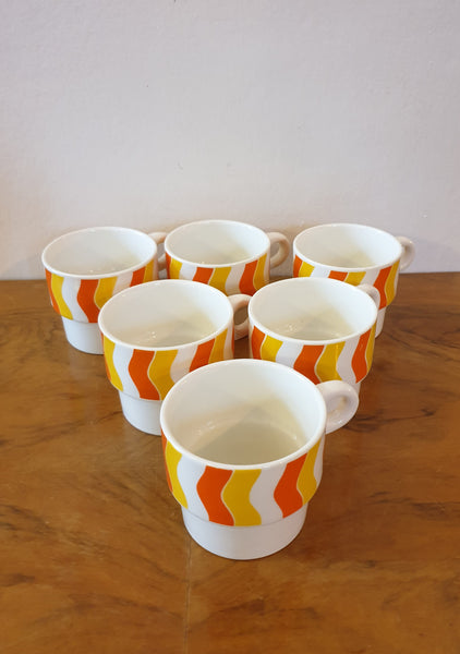 6 tasses à café années 70/80 aux couleurs peps