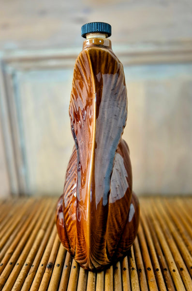 Bouteille en céramique en forme d’écureuil
