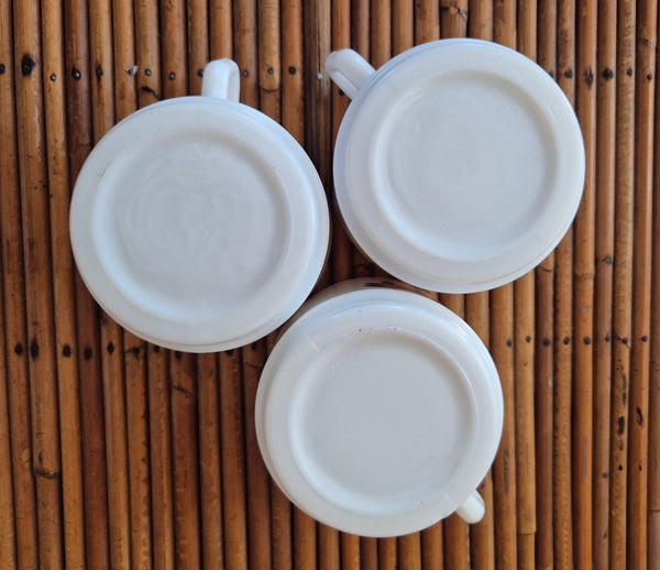 3 tasses Arcopal années 70 modèle FLEURETTE