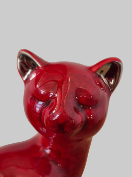 Chat en céramique rouge