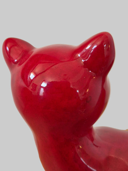 Chat en céramique rouge