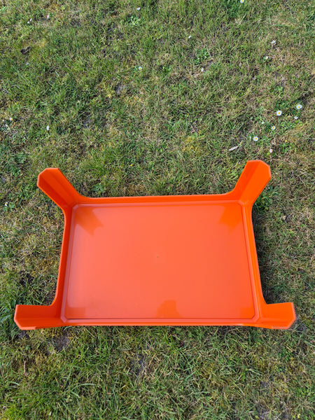 Salon de jardin orange années 70 en plastique moulé Design GILAC