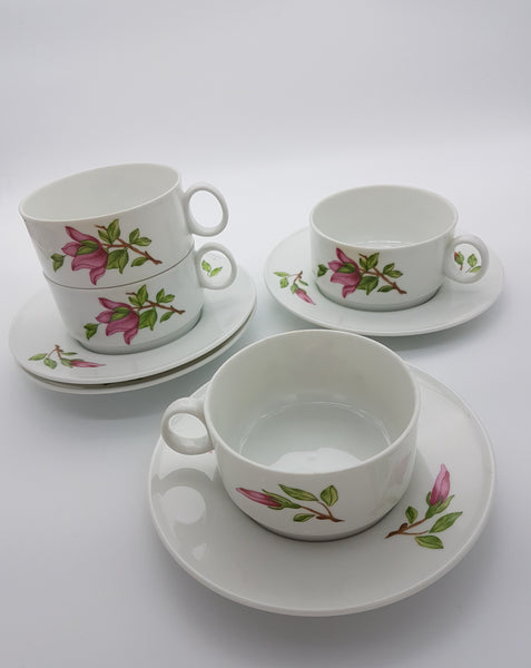 4 tasses et soucoupes du designer italien Richard Ginori