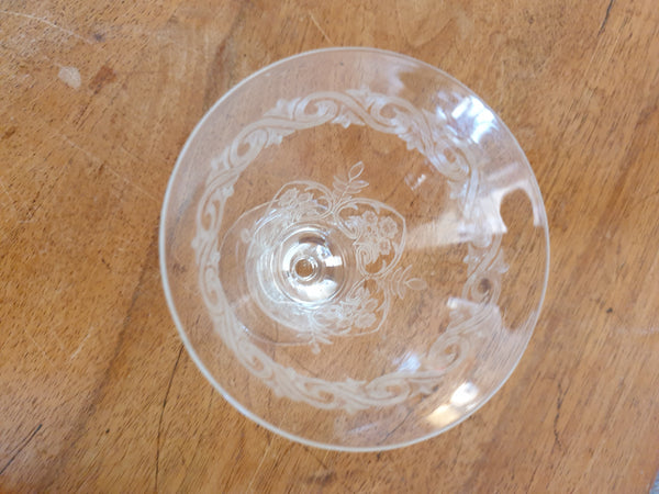 Carafe et ses 4 verres à apéritif en cristal  années 50