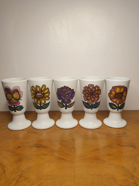 Série de 5 mazagrans vintage en porcelaine motifs fleurs