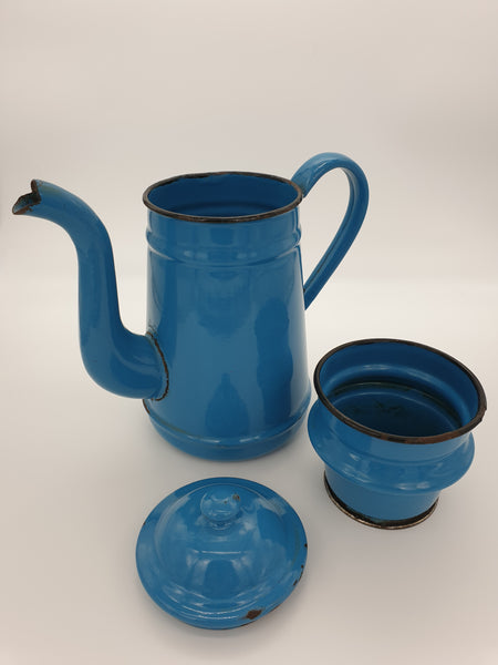 Cafetière ancienne en tôle émaillée bleue