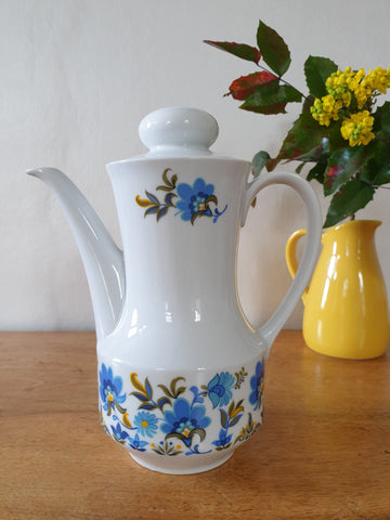 Cafetière en porcelaine motif fleurs bleues années 70