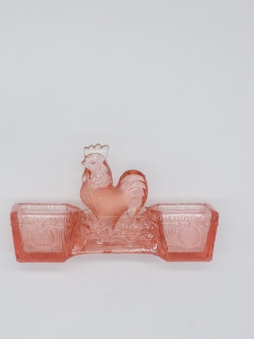 Salière poivrière ancienne en verre moulé rosé transparent, prise forme coq Années 30/40