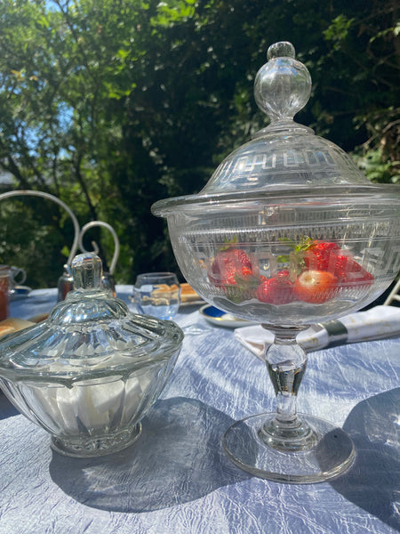 Sucrier en verre ancien