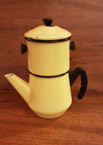 Cafetière en tôle émaillée jaune années 50