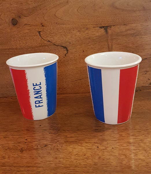 Lot de 2 gobelets en faïence "bleu blanc rouge"